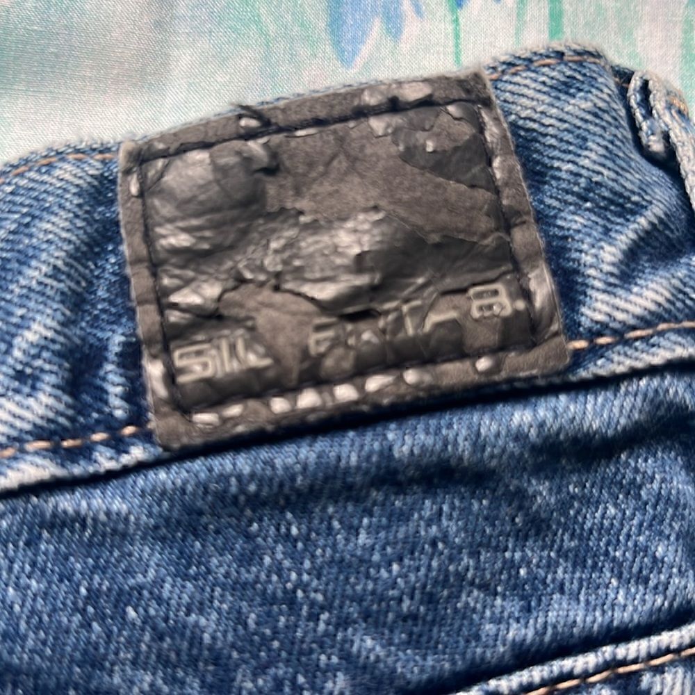 Levi’s Silvertab Cut Off Shorts - Picture 3 of 11